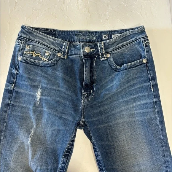 Miss Me Boyfriend Capri Jeans - Picture 5 of 11